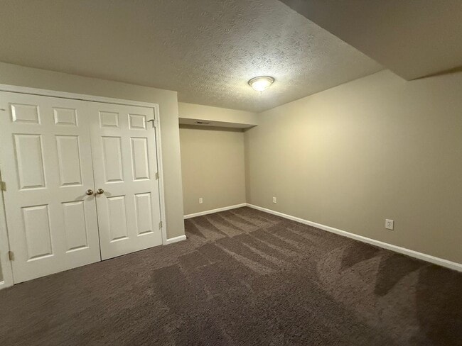 Building Photo - MOVE IN SPECIAL!! LARGE BEAUTIFUL 3 Bedroom 2.5 Bath Townhouse w/Finished Basement, Fenced in Yar...