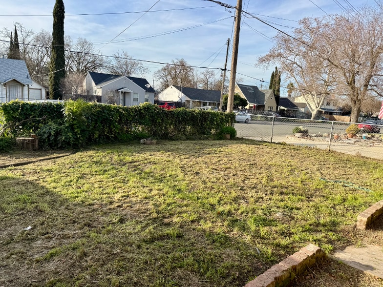 Building Photo - 2840 Belden St