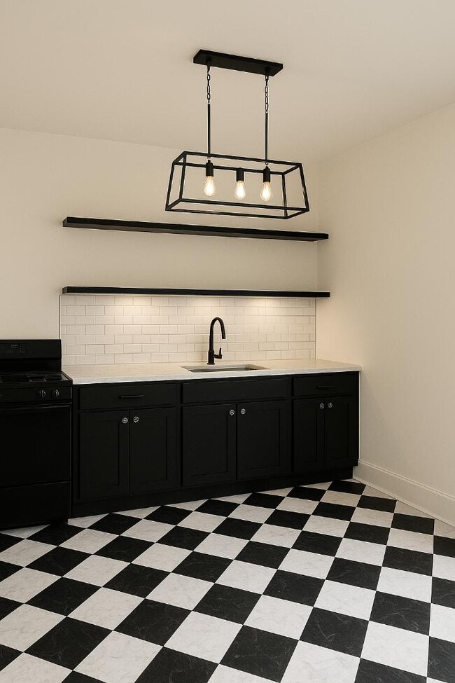 Building Photo - 126 Dawes Ave