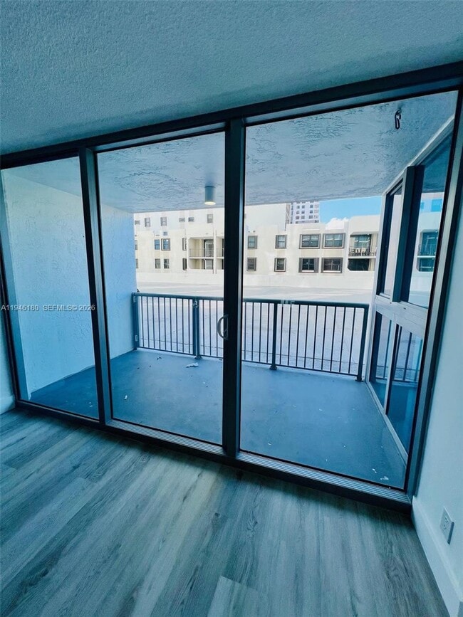 Building Photo - 2655 Collins Ave