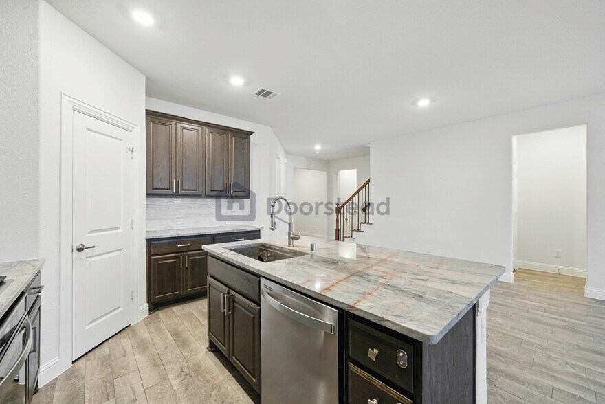 Building Photo - 9578 Kavik St