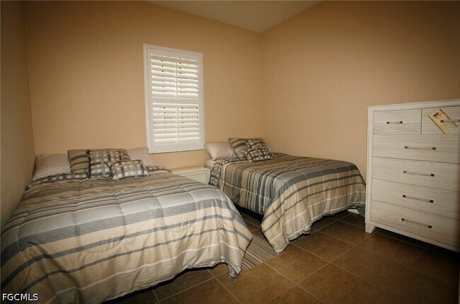 Building Photo - 11070 Esteban Dr