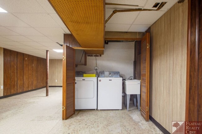 Building Photo - 1340 President St