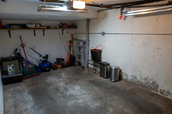Building Photo - 27 Highview Terrace