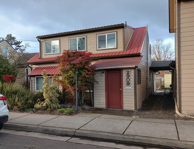 Building Photo - 2909 NW Fillmore Ave