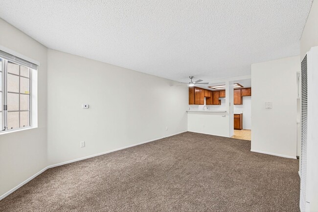 Building Photo - 1075 Loma Ave
