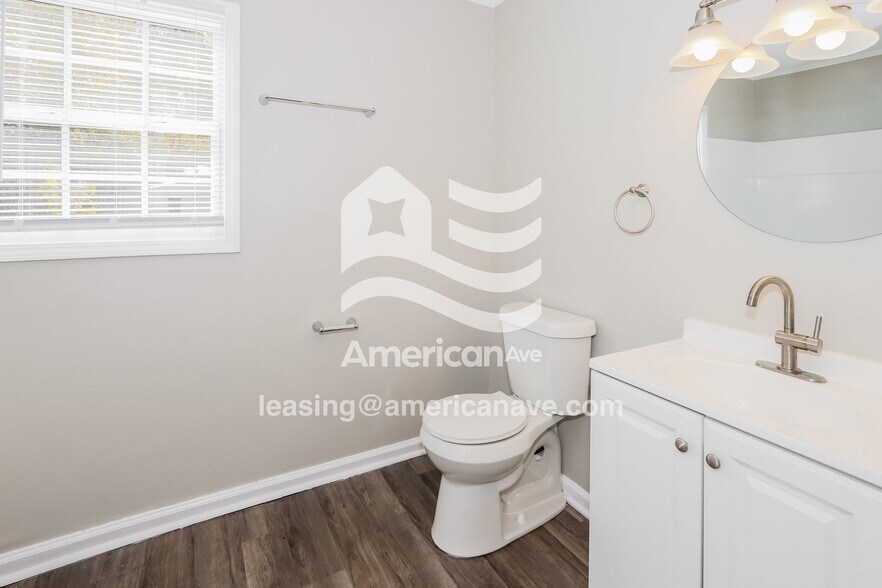 Building Photo - 104 Bowden Dr