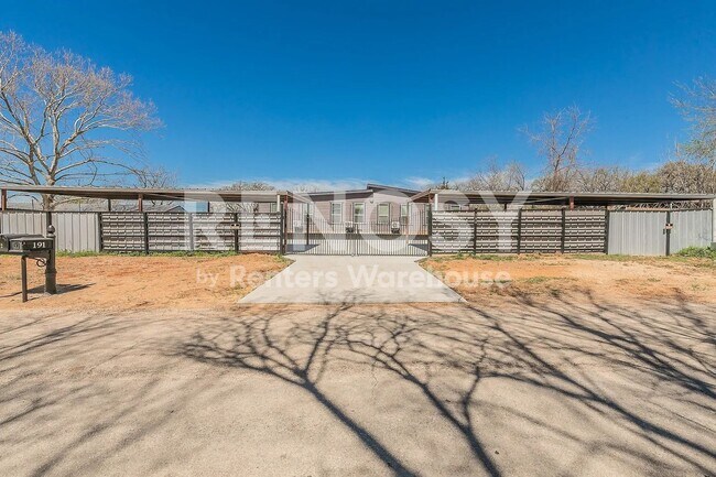 Building Photo - Modern Country Living – Spacious 1BR/1BA with Fresh Updates in Newark, TX!