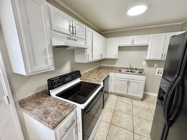 Building Photo - 4555 Willow Rd