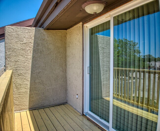 Building Photo - 707 Harbour Town Dr