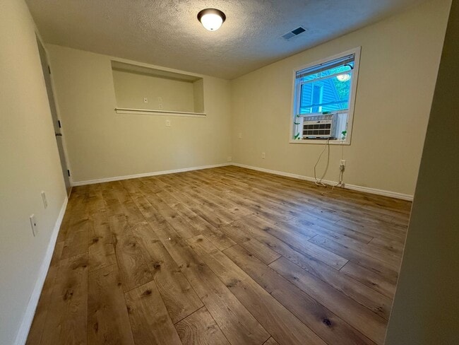 Building Photo - 4383 Porter Hollow Dr NE