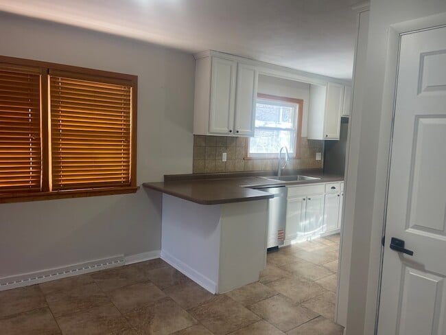 Building Photo - 3303 Greenwood Ave