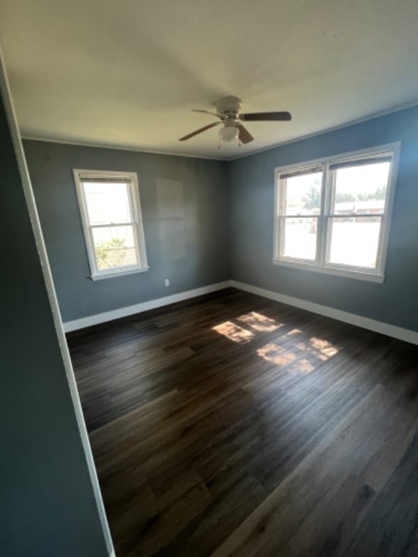 Building Photo - 2026 E Frank Phillips Blvd