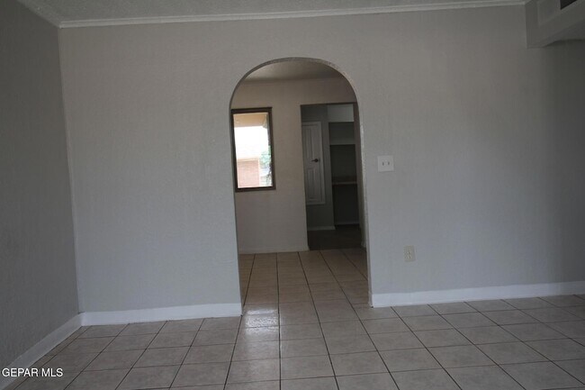 Building Photo - 906 Geronimo Dr