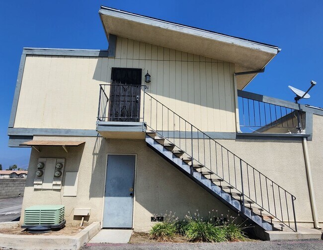 Building Photo - Move in Ready!!