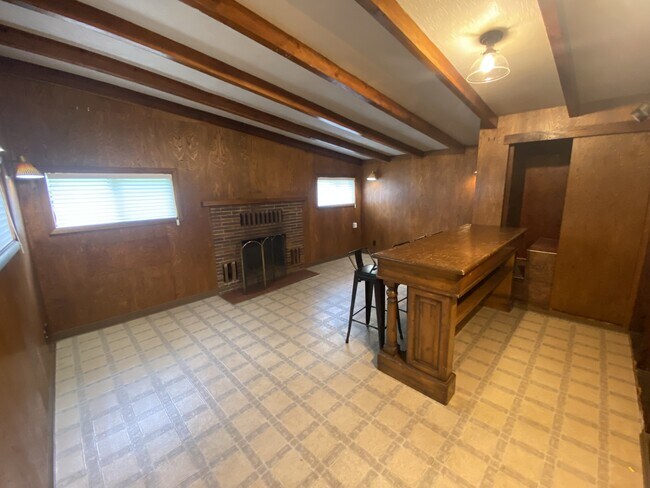 Building Photo - 1110 Grover Ln