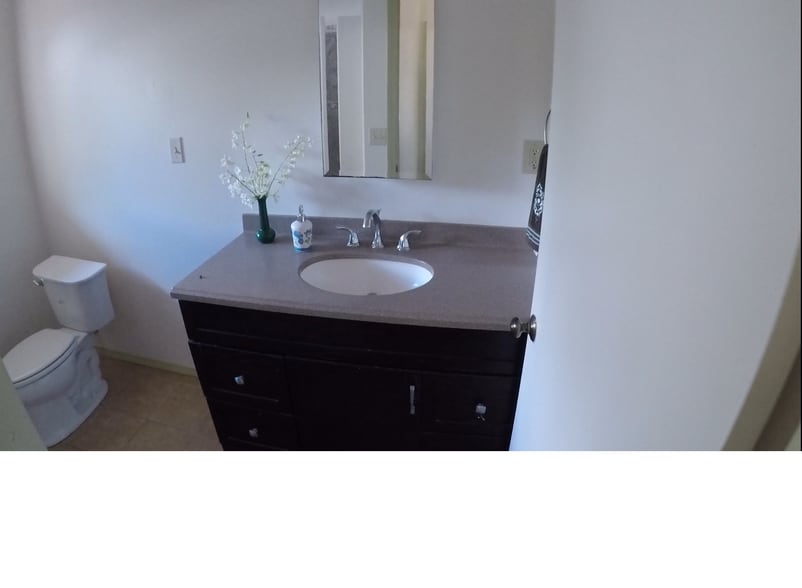 Building Photo - 15-1834 13th Ave