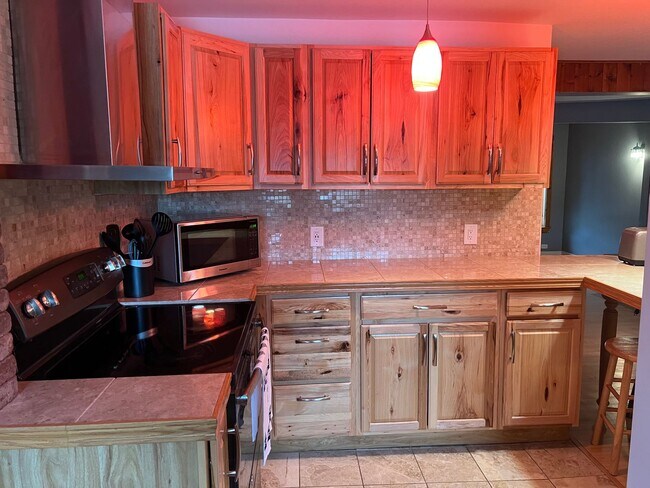 Building Photo - 69 Leroy Street