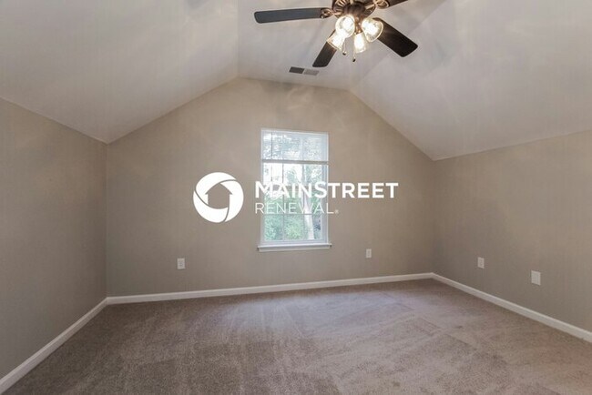 Building Photo - 4 Bedroom Pet-Friendly Home in MONROE, NC with Main Street Renewal