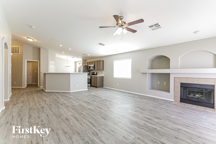 Building Photo - 5217 N Painted Pebble St