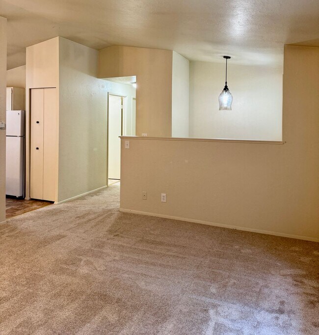 Building Photo - Silverdale - Chico Way neighborhood 3 bedroom duplex now available