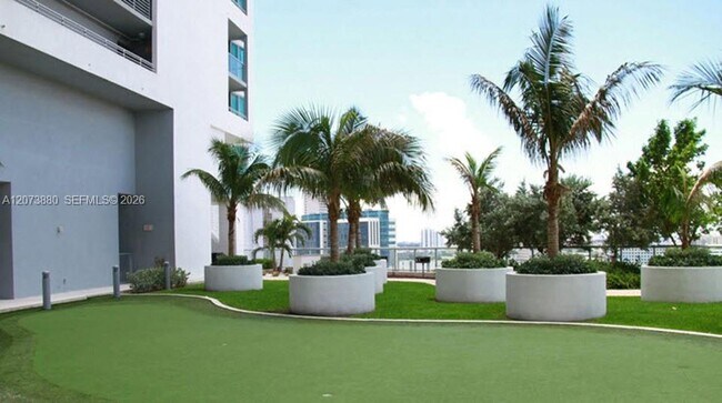 Building Photo - 888 Biscayne Blvd