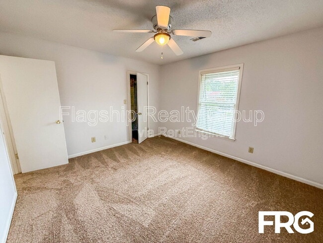 Building Photo - 107 Chesterfield Ct