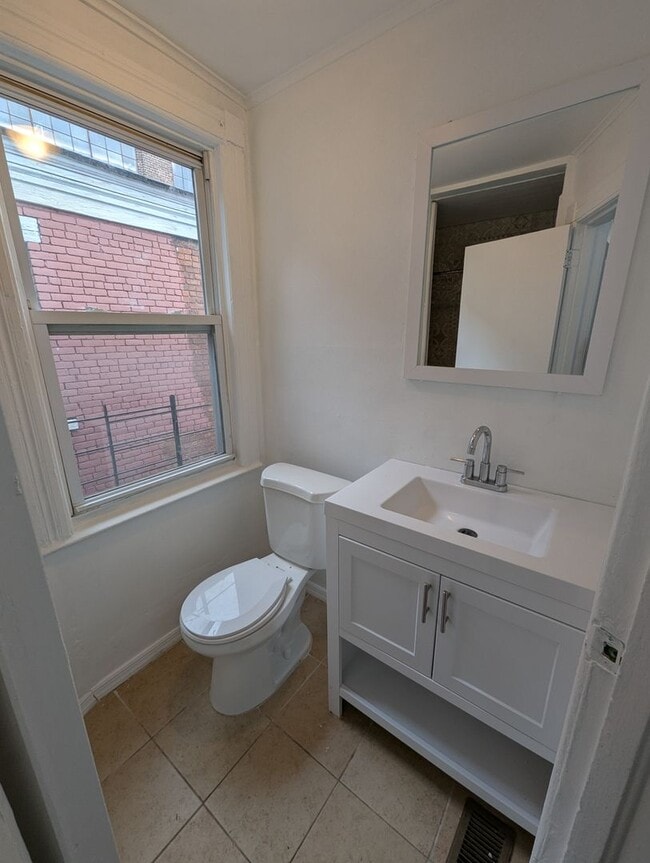 Building Photo - 254 N 19th St