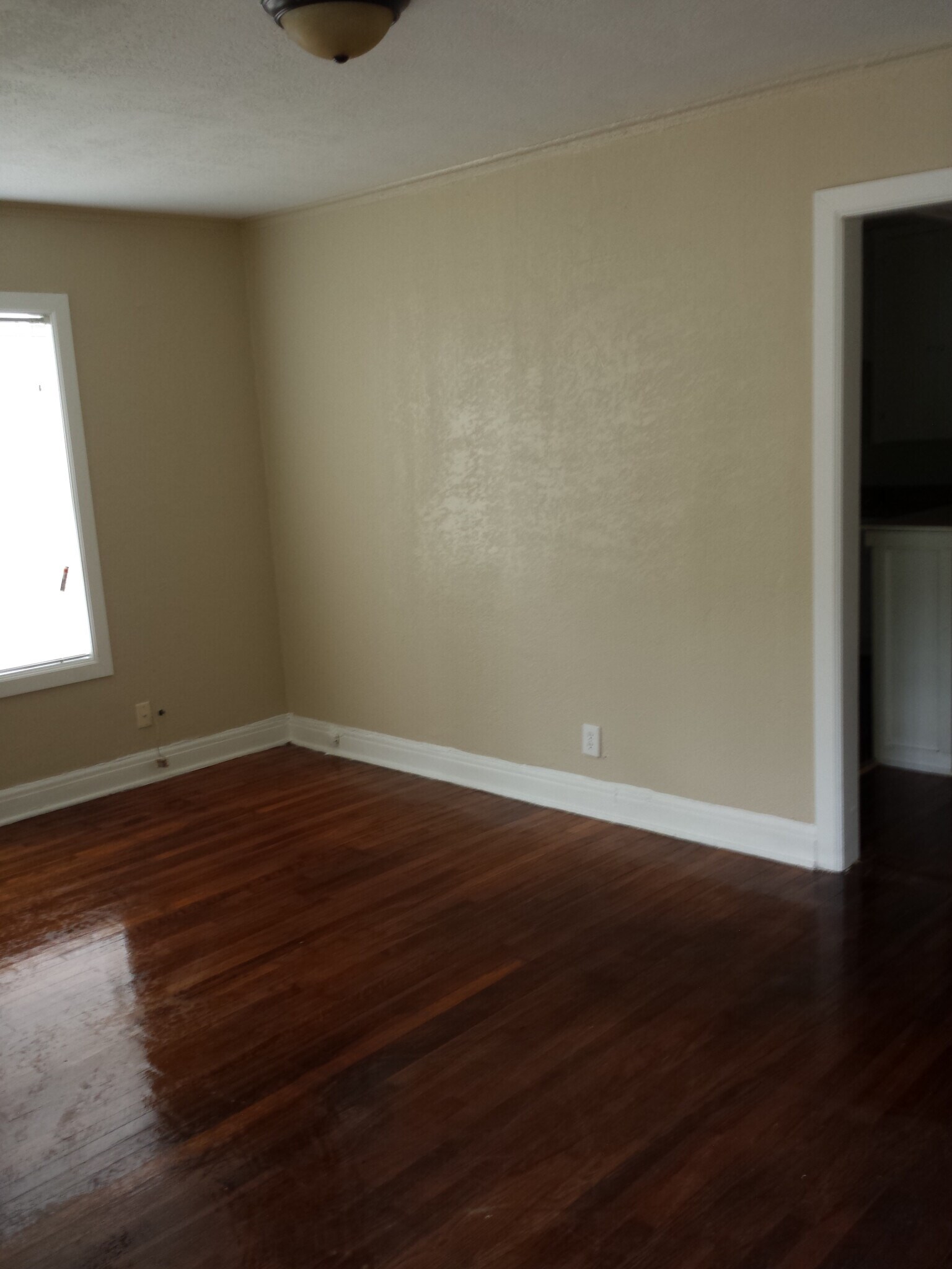 Building Photo - 3143 Magnolia, Unit b,