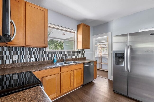 Building Photo - ARMATURE WORKS HOME FOR RENT!!