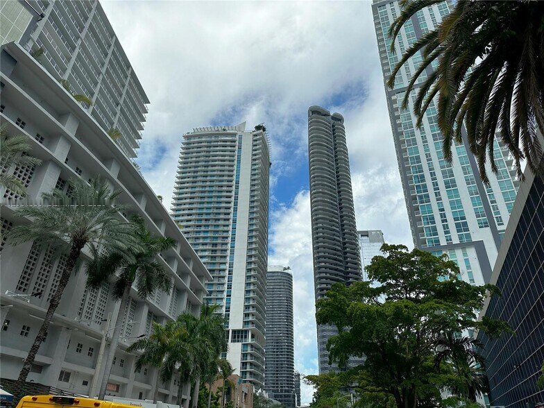 Building Photo - 1250 S Miami Ave