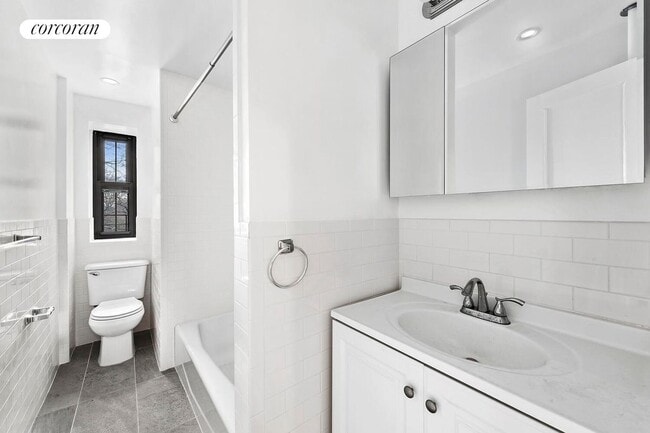 Building Photo - 420-424 Central Prk W