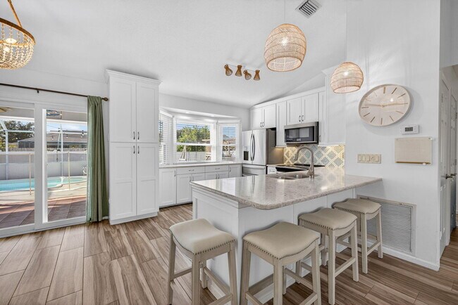 Building Photo - 341 11th Ave