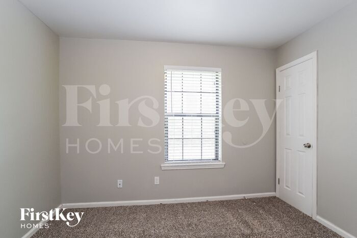 Building Photo - 15615 Fall Briar Dr