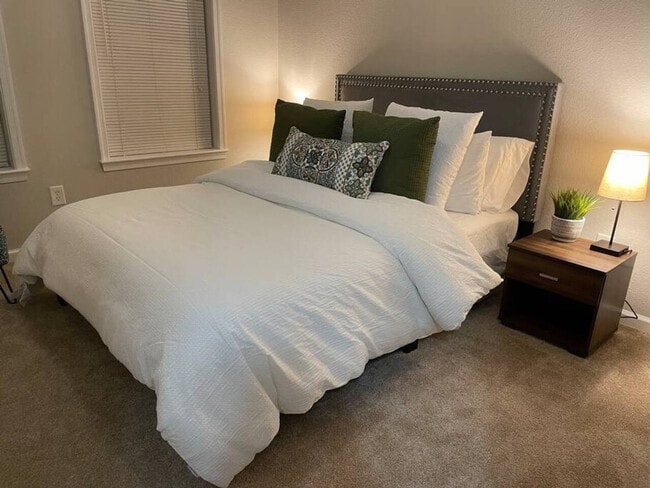 Building Photo - 3500 Clover Rd