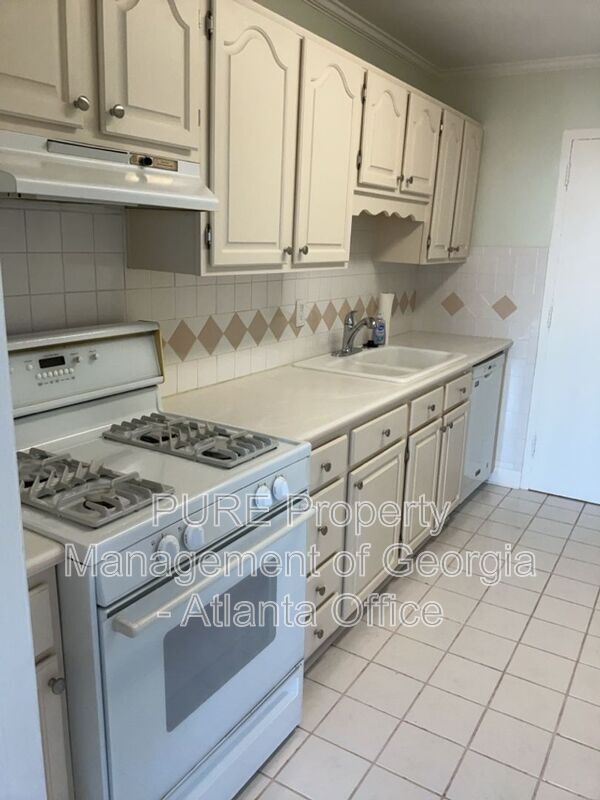 Building Photo - 215 Piedmont Ave NE