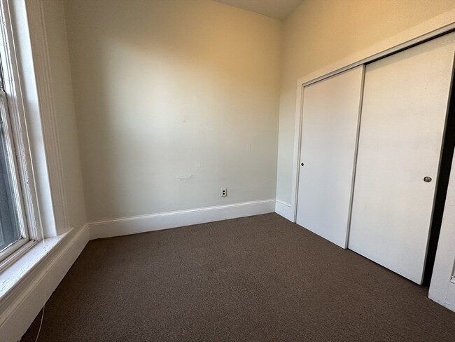 Building Photo - 658 Tremont St