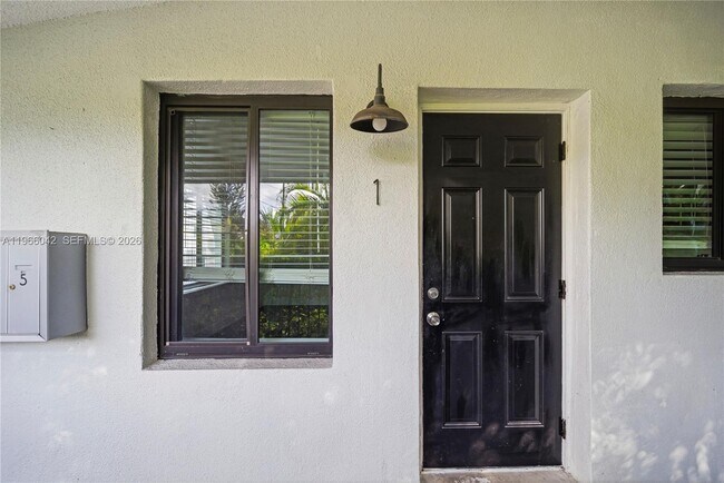 Building Photo - 570 NE 69th St