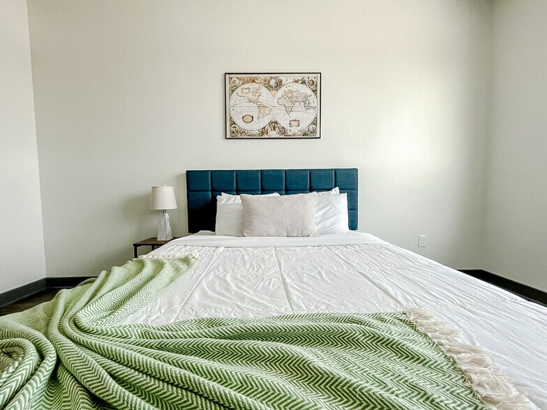 Building Photo - 1261 8th St