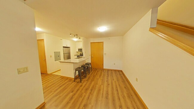 Building Photo - 3 Bedroom, 2 Bathroom