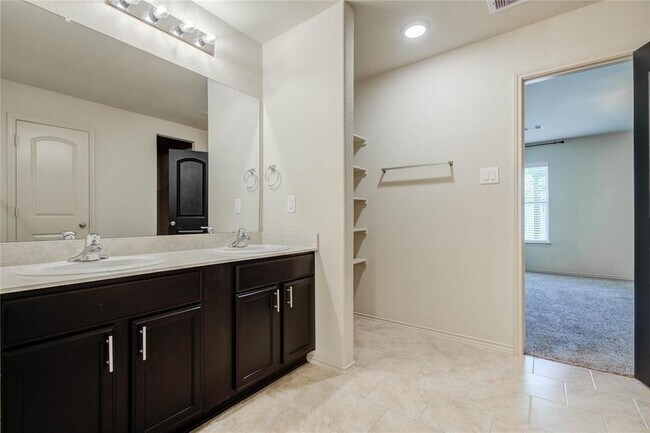 Building Photo - 9818 Jacy Creek Dr