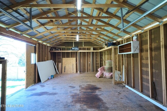 Building Photo - 548 Murray Rd NW