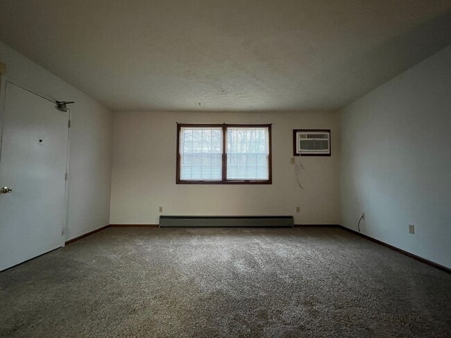 Building Photo - 1110 Columbus Cir N