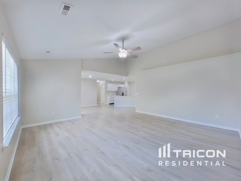 Building Photo - 20 Landing Ln