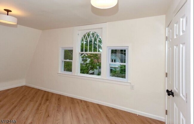 Building Photo - 204 Hillside Ave