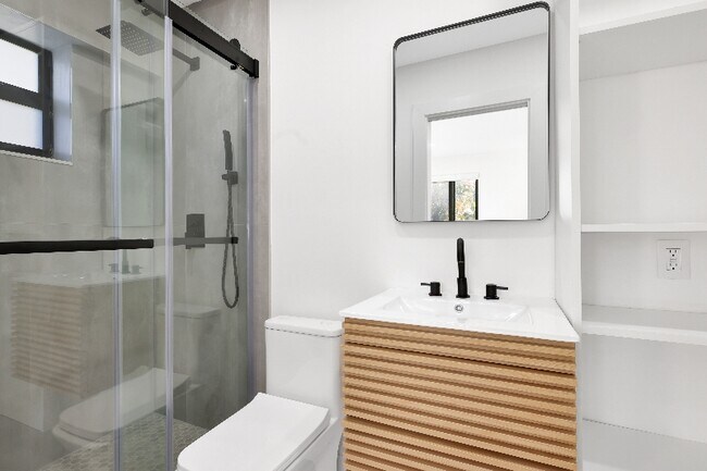 Building Photo - 1201 N 16th Ave