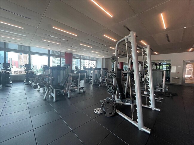 Building Photo - 1080 Brickell Ave