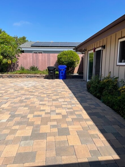 Building Photo - 5954 Stadium St