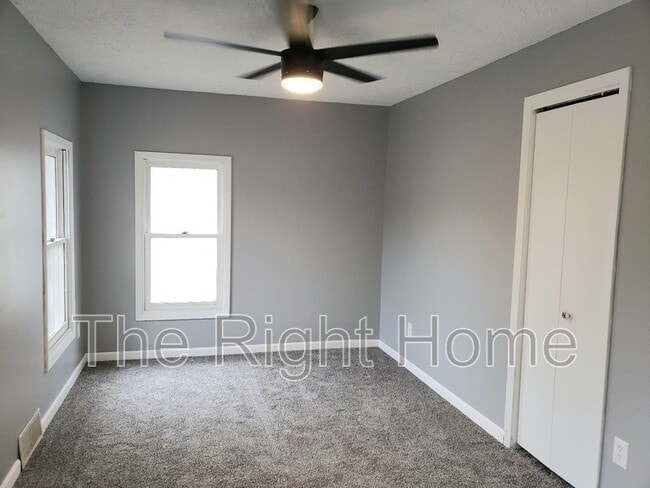 Building Photo - 5628 S 51st Ave