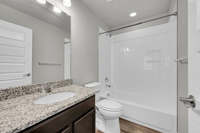 Building Photo - $2,775 - 3 Bed, 2.5 Bath Home in Aurora wi...